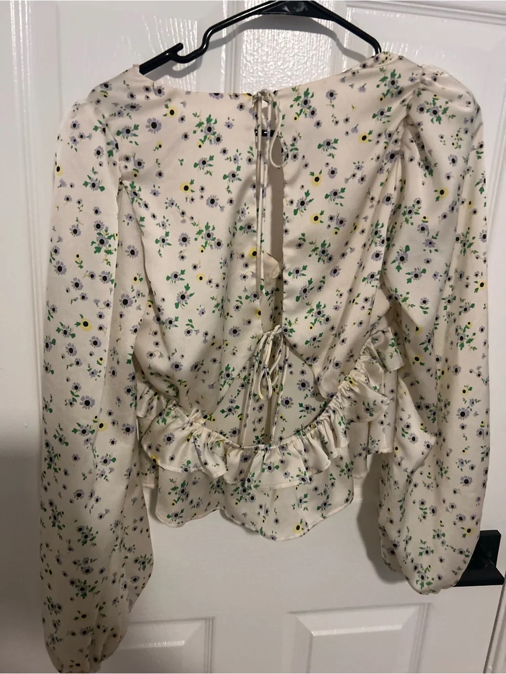 Astr Cream Floral Tie Back Ruffle V-Neck Blouse